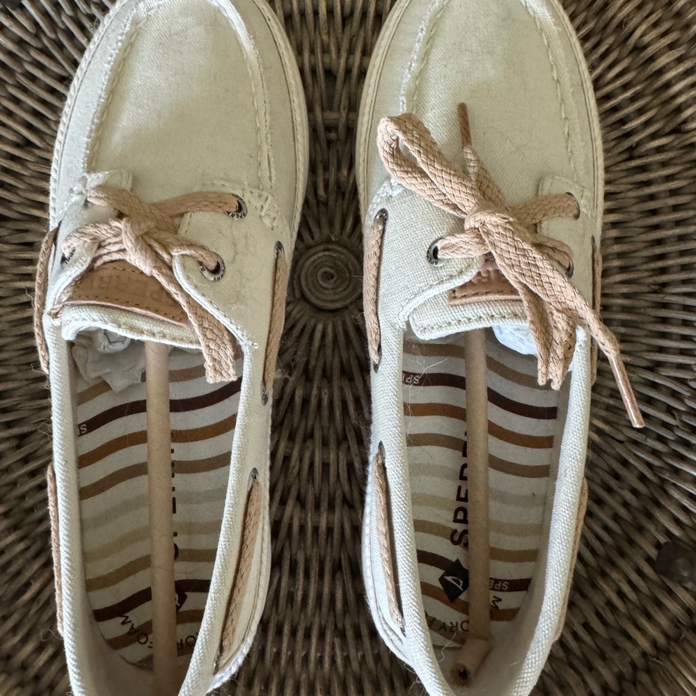 Sperry Women's Cream Sneakers New Never Worn, No box